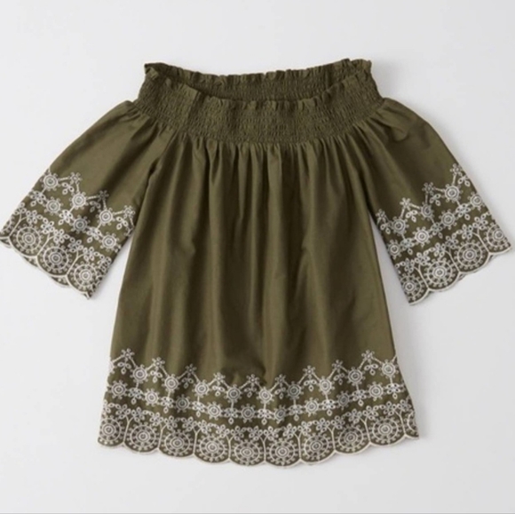 Abercrombie and fitch olive green off the shoulder eyelet detail top size xs - Picture 3 of 7